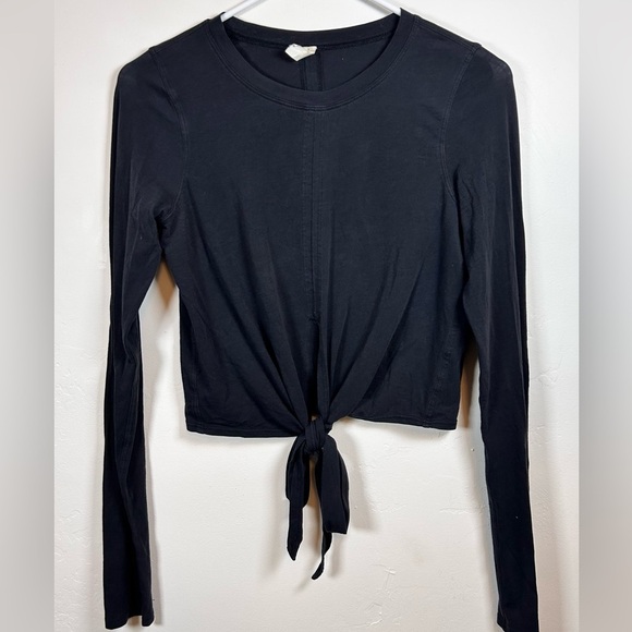 Lululemon Athletica Time To Restore Long Sleeve Tie Front Shirt Black Size 4 GUC - Picture 1 of 5